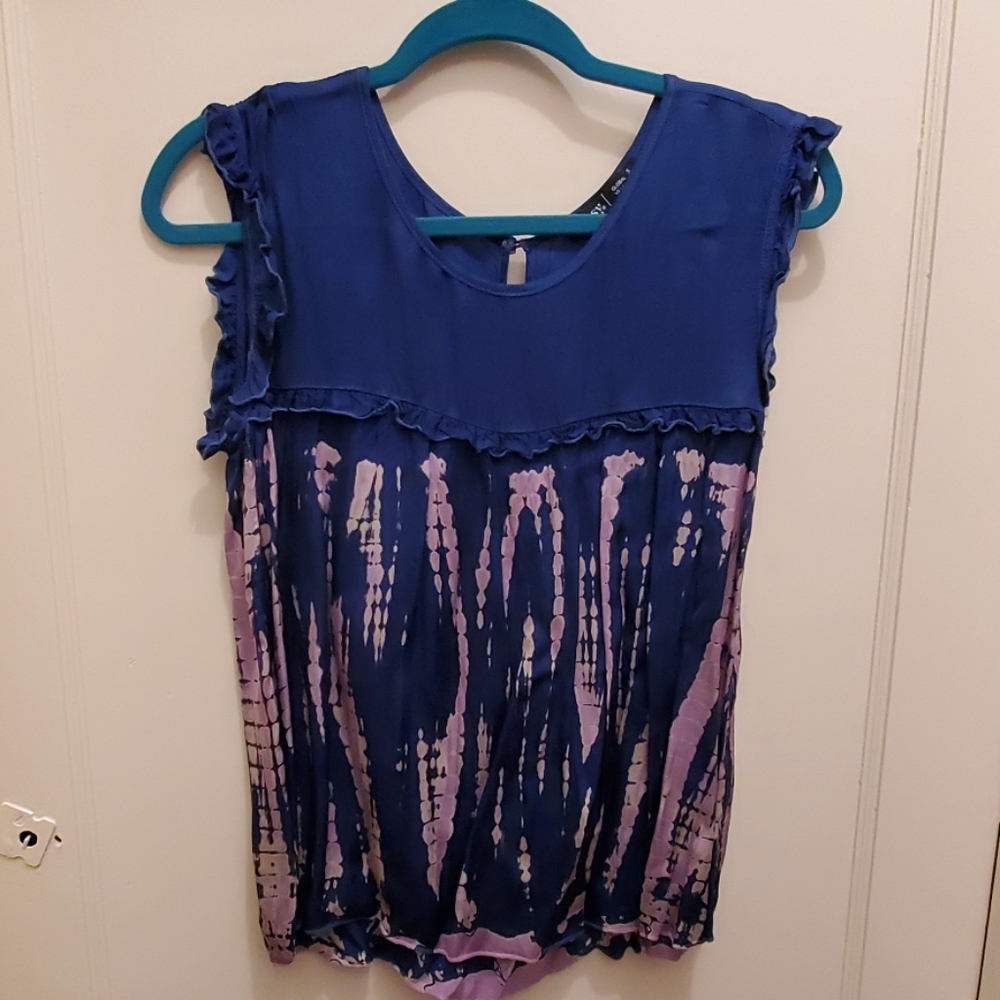 Women sleeveless top